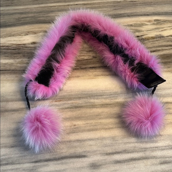 MITCHIE’s MATCHINGS Fox fur collar wrap with Pom poms - Picture 3 of 4